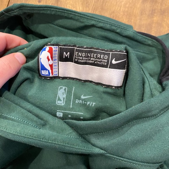 Men's Nike Green Utah Jazz On Court Practice Performance Pullover Hoodie - Picture 8 of 9